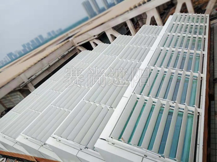 濟(jì)寧文化中心廣場幕墻戶外電動遮陽百葉工程實(shí)景效果 濟(jì)寧文化中心廣場幕墻戶外電動遮陽百葉工程實(shí)景效果